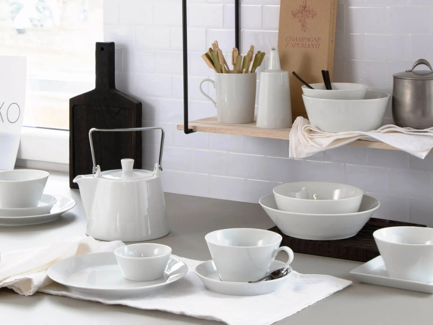 Arzberg collection in white placed in a grey kitchen