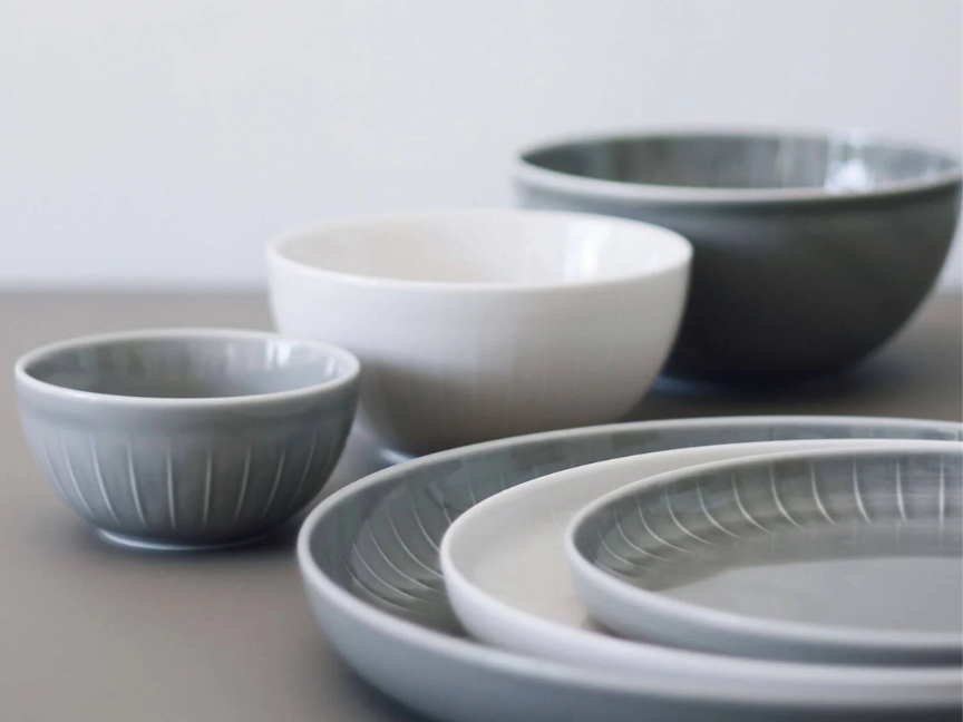Arzberg plate set in white and grey