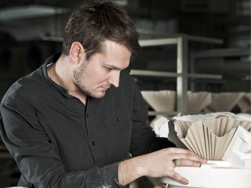 Sebastian Herkner besucht die Falda Produktion bei Rosenthal am Rothbühl
