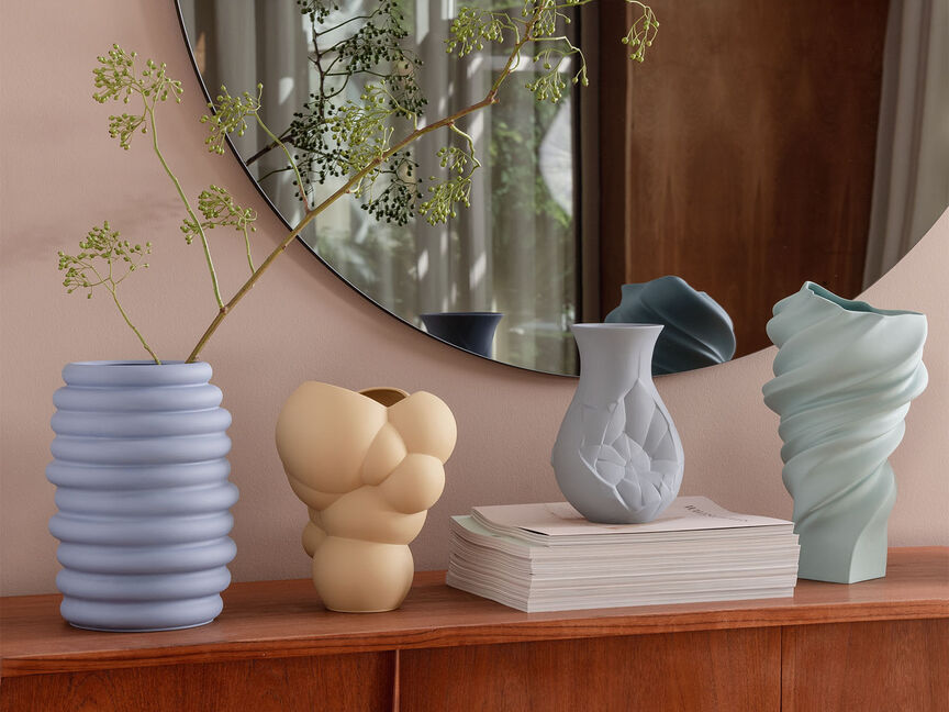 White Rosenthal porcelain set with teapot, cup and plate – elegant and easy to care for.