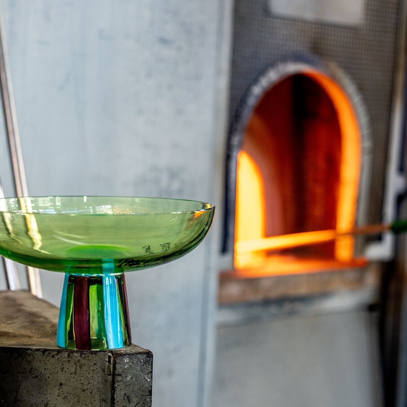 Schale 30 cm auf Fu&szlig; image number null