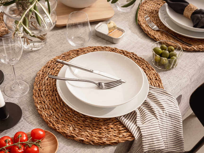 Thomas Cucina white plates