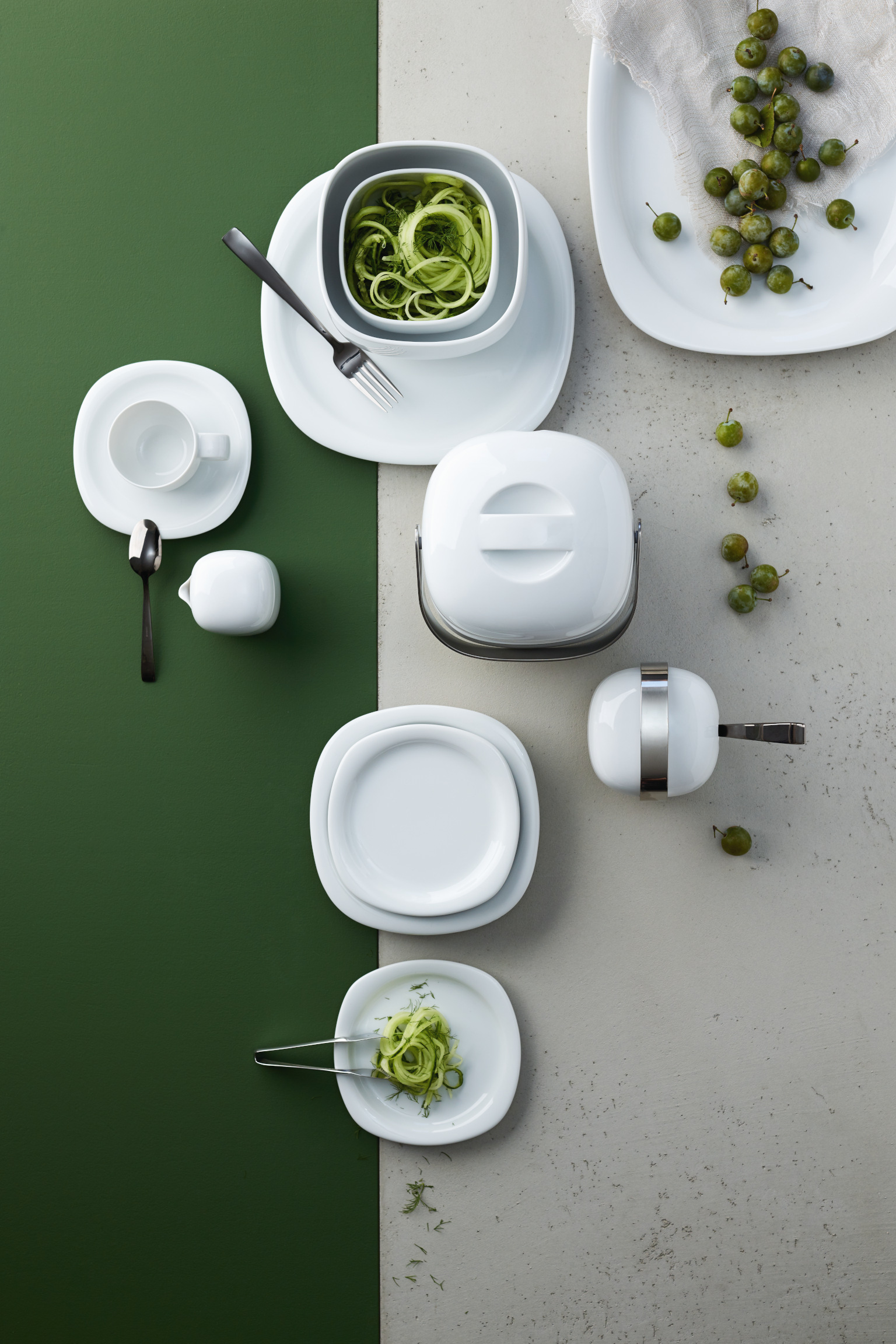 Rosenthal Dining Collection Suomi on green background