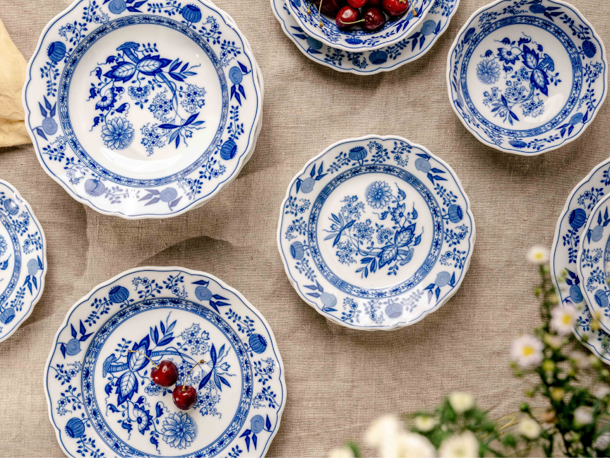 Hutschenreuther Blue Onion plates 