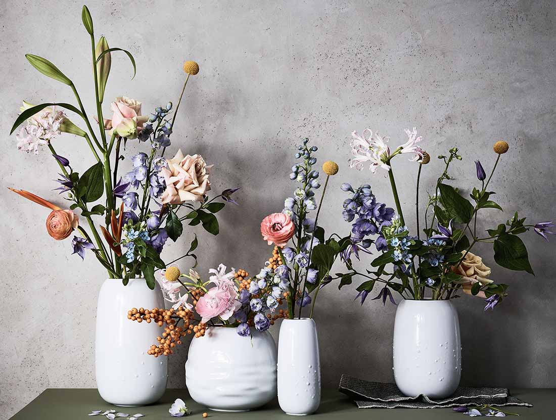 3 Rosenthal Porzellanvasen der Vesi Kollektion mit Blumenarrangements